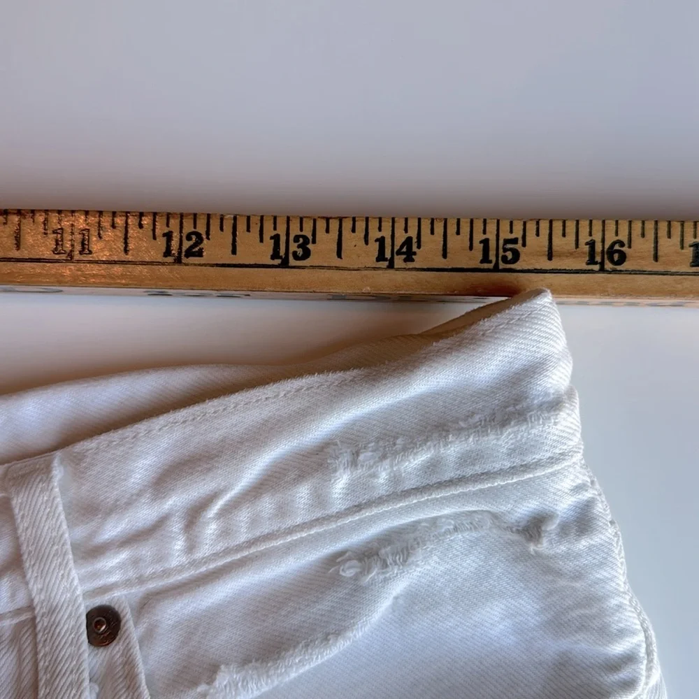 Levi's Customized and Tapered White Distressed jeans - Picture 9 of 11